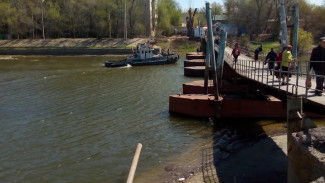 В Трусовском районе Астрахани открыли пешеходный мост