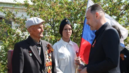 В астраханском селе организовали «Парад у дома ветерана»