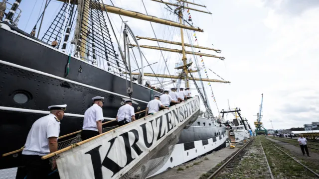 Астраханские курсанты на паруснике «Крузенштерн» отправились к берегам Африки