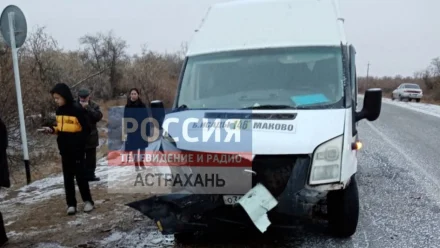 В Астраханской области в ДТП с маршруткой пострадало пять человек