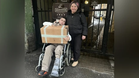 Воспитанники соццентра «Вера» поддержали товарища, находящегося в госпитале