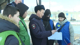 Студенты астраханского автодорожного колледжа вышли в рейд ГИБДД