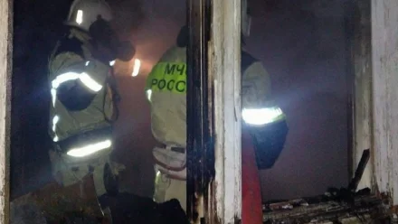 В астраханском посёлке Лиман при пожаре пострадал 43-летний мужчина