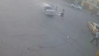 В Астрахани около заправки взорвался автомобиль