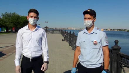 Астраханские полицейские спасли утопающего в Волге мальчика