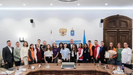 В День добровольца Игорь Бабушкин поздравил астраханских волонтёров с их праздником