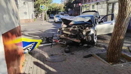 В Астрахани в жёстком ДТП пострадали 2 человека