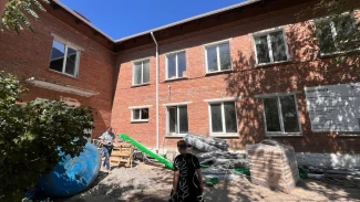 Под Астраханью продолжается капремонт отделения районной больницы