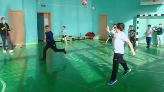 В Астраханской области акция “Гандбол в школу” стала частью нацпроекта