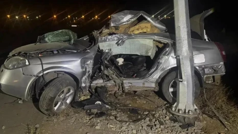 Под Астраханью погиб мужчина при наезде автомобиля на опору ЛЭП