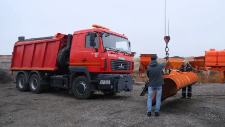 В Астрахани подготовили дорожную спецтехнику к зиме