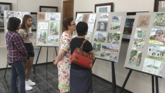 В Астрахани открылась выставка картин одарённых детей