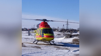 Вертолёт санавиации доставил юношу с травмой черепа после катания с горки в Астрахань