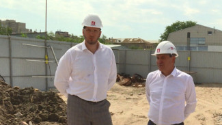 Замминистра ЖКХ России ознакомился с ходом строительства домов в Астрахани