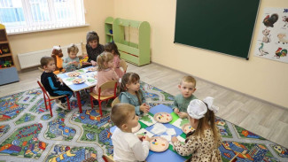 Игорь Бабушкин поздравил работников дошкольных учреждений с профессиональным праздником