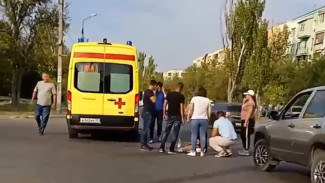 В Астрахани на улице Дзержинского сбили 27-летнюю девушку