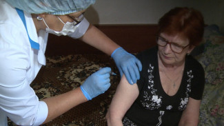 В Астраханской области мобильные бригады продолжают вакцинировать население от коронавируса