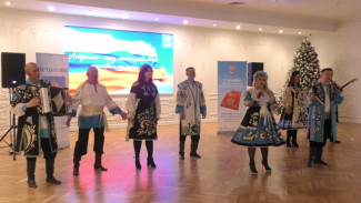 Юным астраханцам, отличившимся в учёбе, торжественно вручили первые паспорта