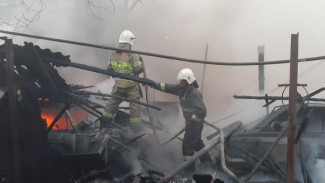 В Советском районе Астрахани потушили горящий жилой дом 