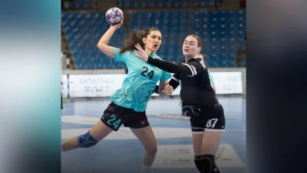 «Астраханочка» разгромила АГУ-«Адыиф» из Майкопа с преимуществом в 12 мячей