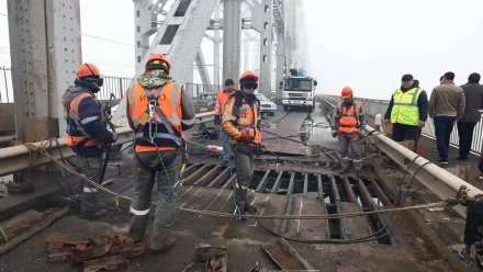 Через несколько часов откроют полноценное движение по Старому мосту в Астрахани 