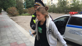 В Астрахани полицейские помогли женщине и её дочке добраться до больницы