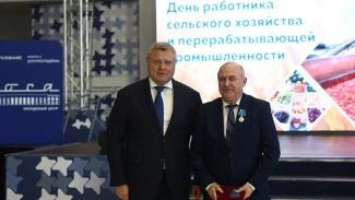 Игорь Бабушкин наградил лучших аграриев региона