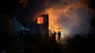 При пожаре в садовом доме в Астрахани пострадал 37-летний мужчина