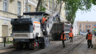 В Астрахани в рамках нацпроекта асфальтируют улицу Щелгунова