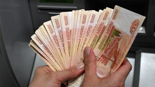 Астраханцам рассказали о новых правилах переводов и снятия наличных