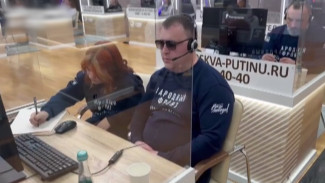 Астраханский ветеран СВО принимает звонки на прямую линию с Владимиром Путиным