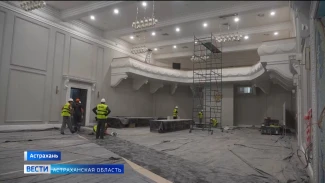 Губернатор Игорь Бабушкин поручил ускорить реконструкцию кинотеатра "Октябрь"