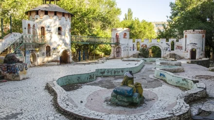 В Трусовском районе Астрахани благоустроят уникальную детскую площадку