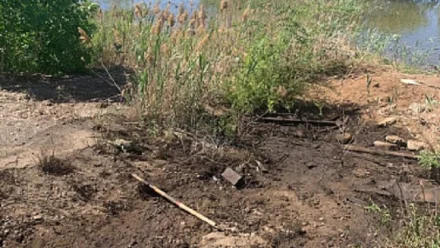 Росприроднадзор оштрафовал астраханца за загрязнение почвы при резке судна