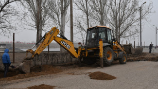 В Астрахани благоустраивают аллею на Барсовой и сквер на Чехова