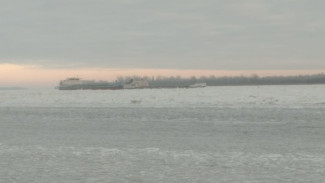В Астраханской области 9 человек застряли на аварийном судне