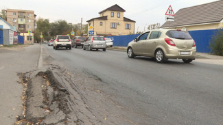 На нескольких улицах Астрахани устранят дефекты асфальтного покрытия