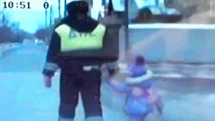 Полицейские вернули домой девочку, сбежавшую из детсада в Астрахани