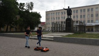 В Астрахани территорию у памятника Кирову обследовали на наличие пустот