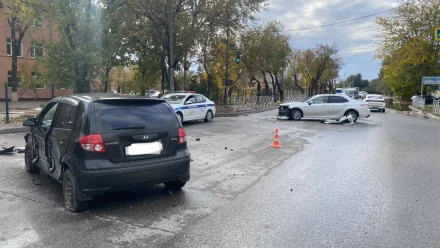 В Астрахани в тройном ДТП пострадал подросток