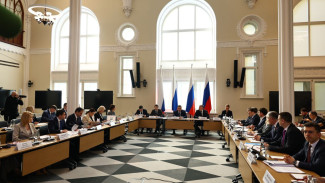 Глава Астраханской области провел первое заседание комиссии Госсовета 