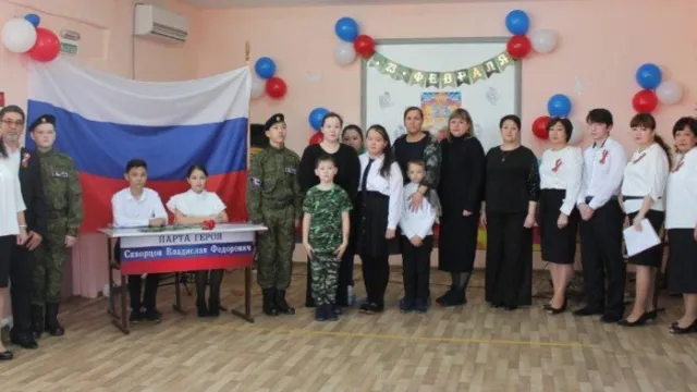 В школе под Астраханью открыли «Парту Героя» в честь бойца СВО