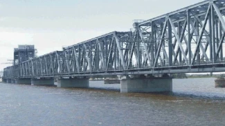 Старый мост в Астрахани снова разведут