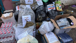 Волонтеры передали горсть земли с родного края астраханскому бойцу СВО 