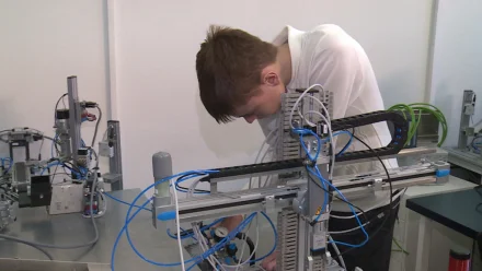 В Астрахани на базе инженерной школы открылся судостроительный класс