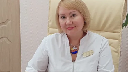 Главврач поликлиники в Астрахани рассказала, как привитые переносят коронавирус 