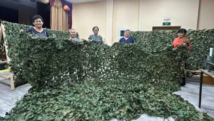 Астраханские волонтёры сплели более 500 масксетей для бойцов СВО