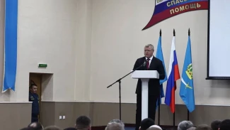 Игорь Бабушкин поздравил астраханских спасателей с юбилеем и вручил новую технику