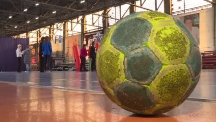 В Астрахани для людей с ограниченными возможностями прошёл мастер-класс по гандболу