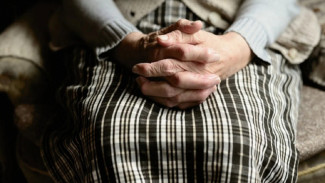 Для астраханцев старше 65 лет продлили режим самоизоляции